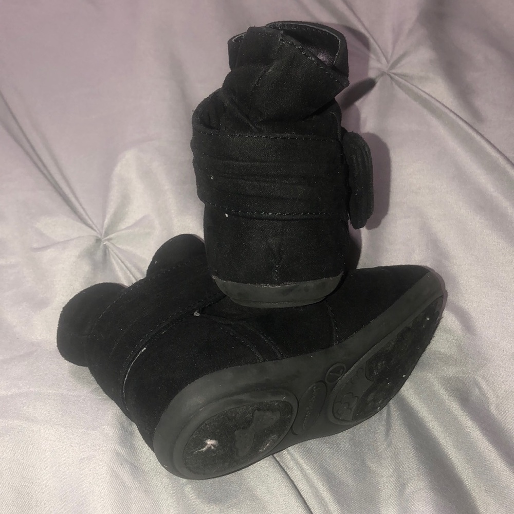 Boots - Picture 4 of 5